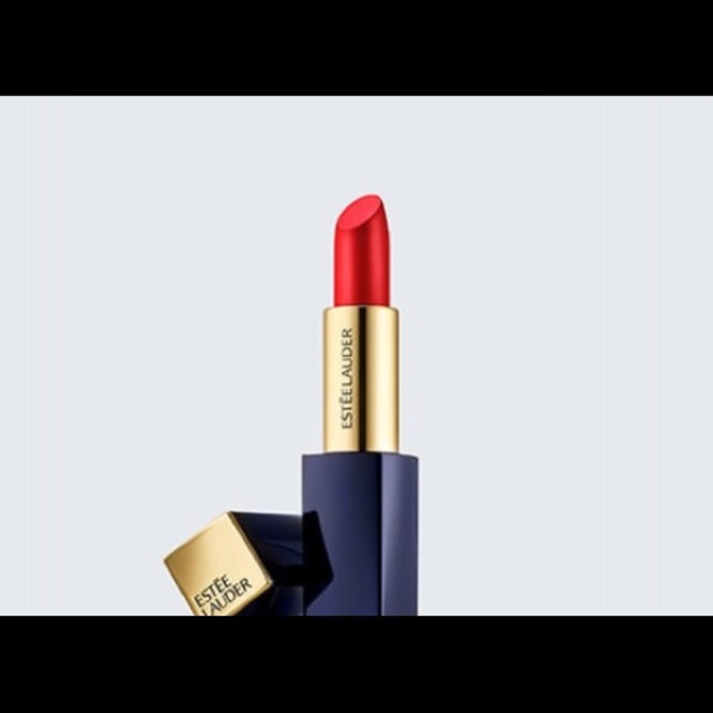 Pure Color Envy
Sculpting lipstick 💄